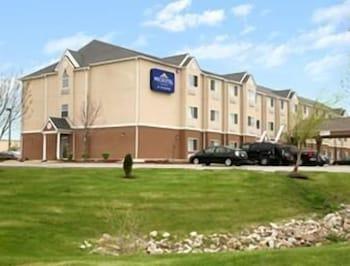 Hotel Microtel & By Wyndham Kansas Airport