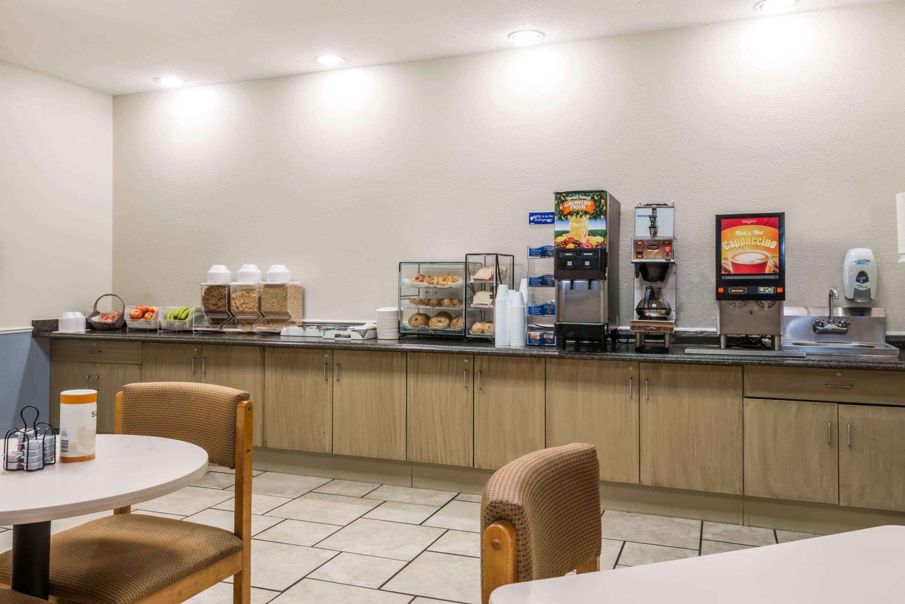 Microtel & By Wyndham Kansas Airport Hotel Kansas City