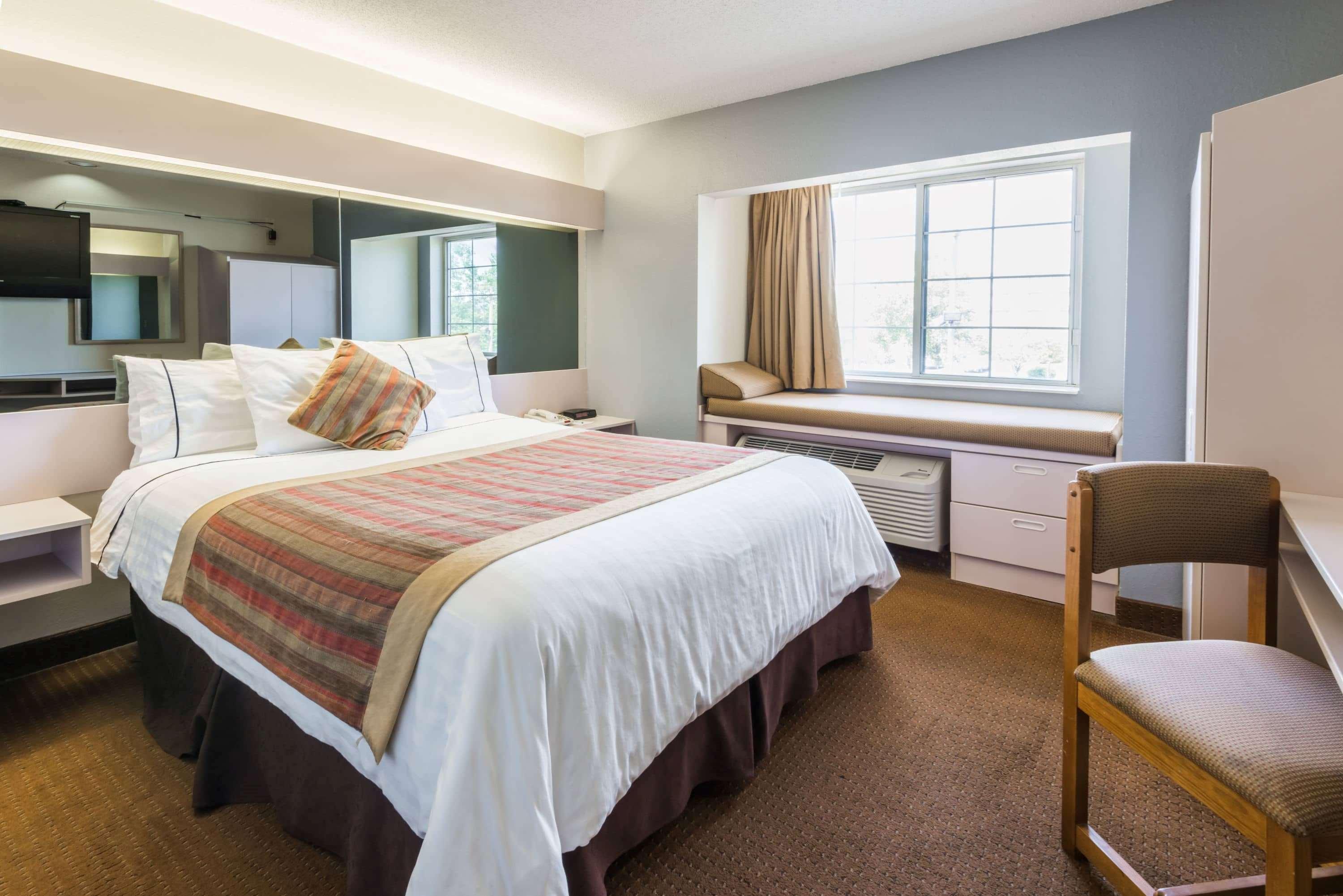 Microtel & By Wyndham Kansas Airport
