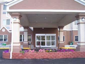 Hotel Microtel & By Wyndham Kansas Airport 2*