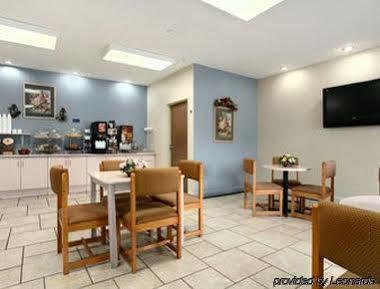 Microtel & By Wyndham Kansas Airport Hotel Kansas City