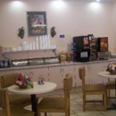 Hotel Microtel & By Wyndham Kansas Airport 2*